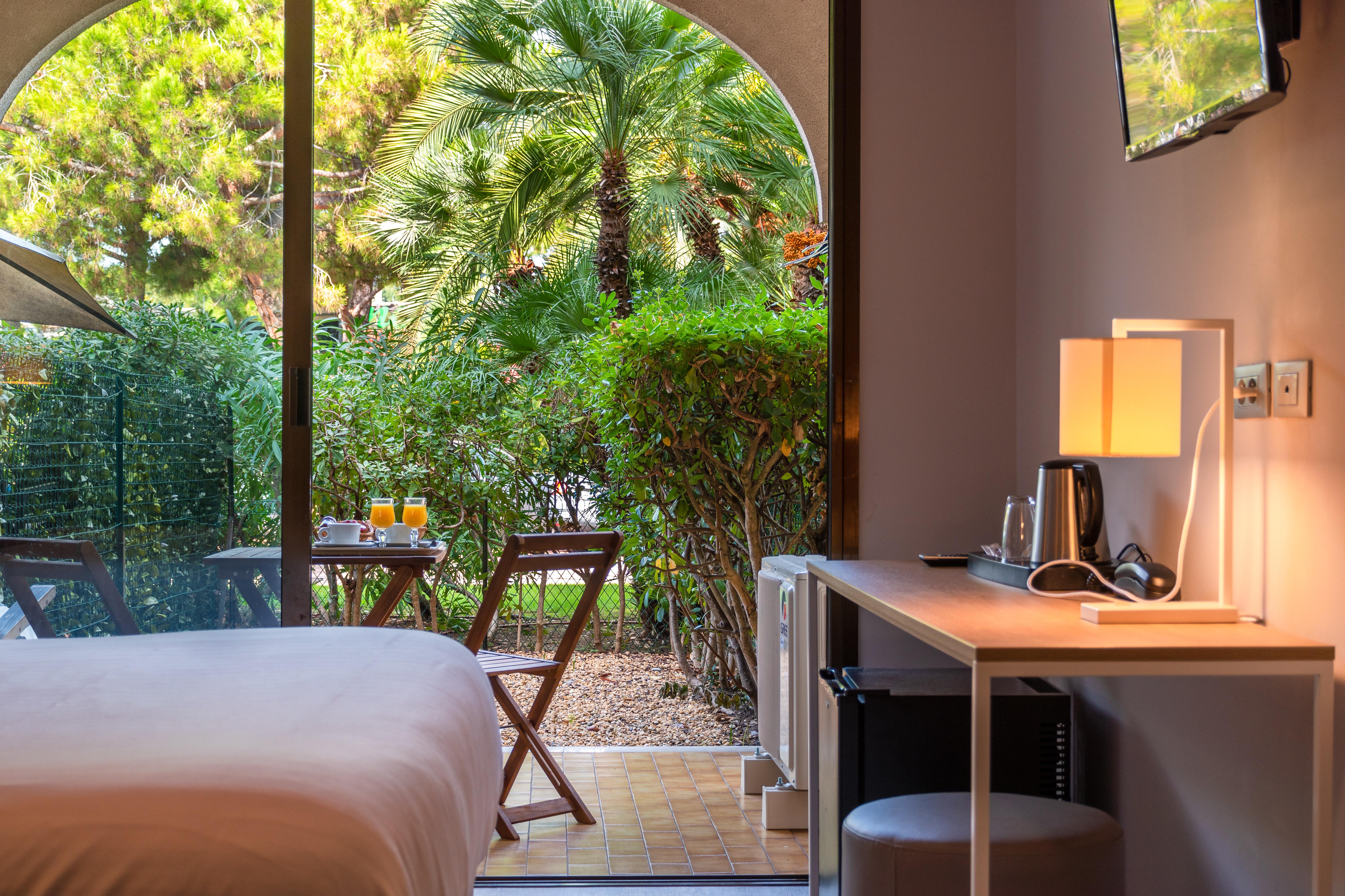 Hôtel Bahia Villeneuve-Loubet Bagian luar foto