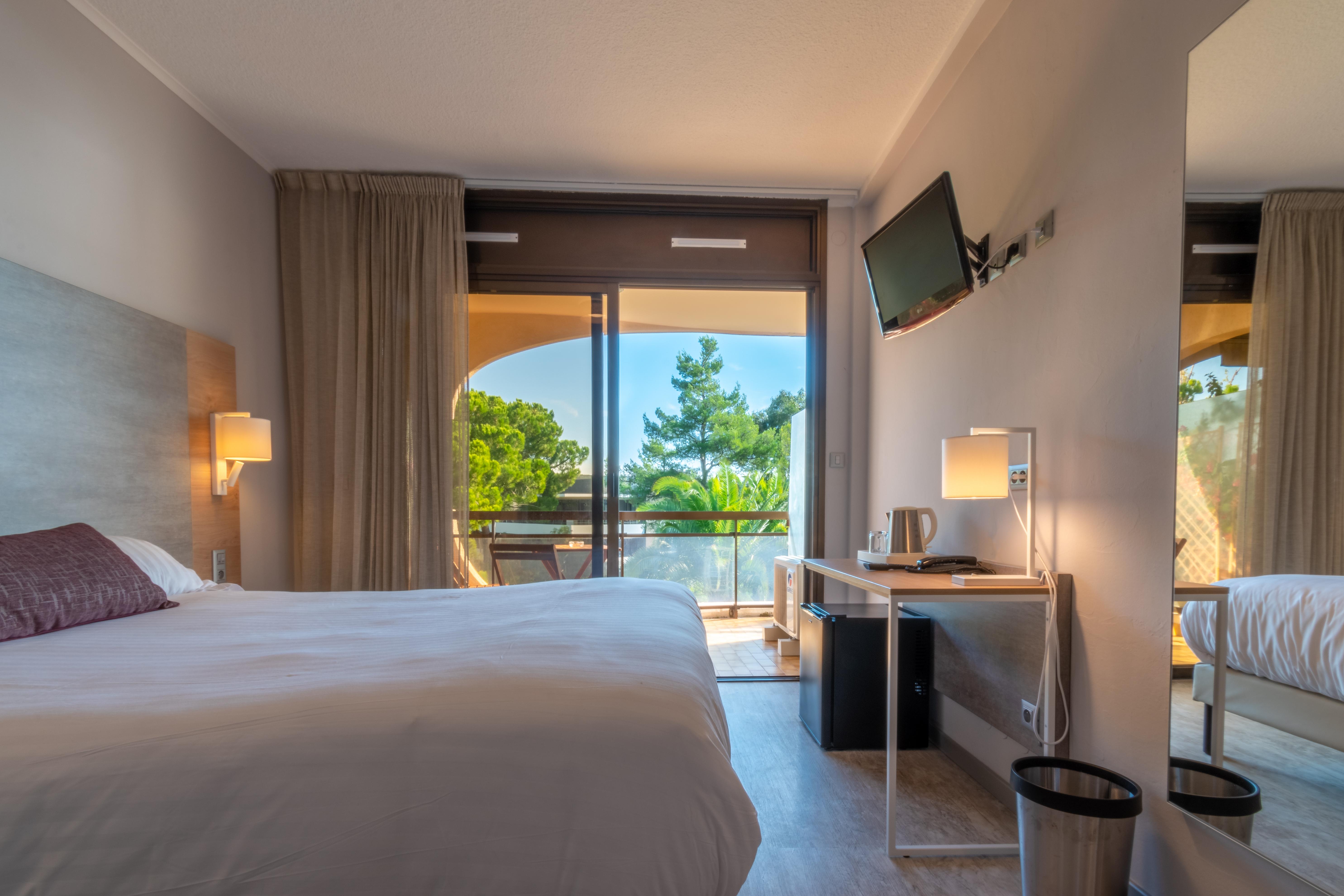 Hôtel Bahia Villeneuve-Loubet Bagian luar foto