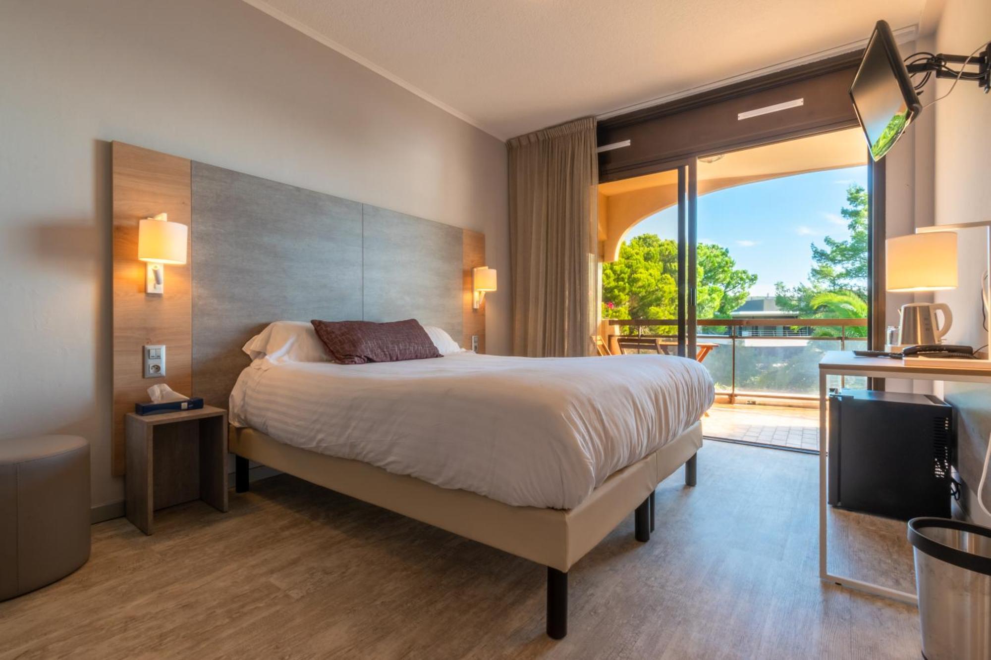 Hôtel Bahia Villeneuve-Loubet Bagian luar foto