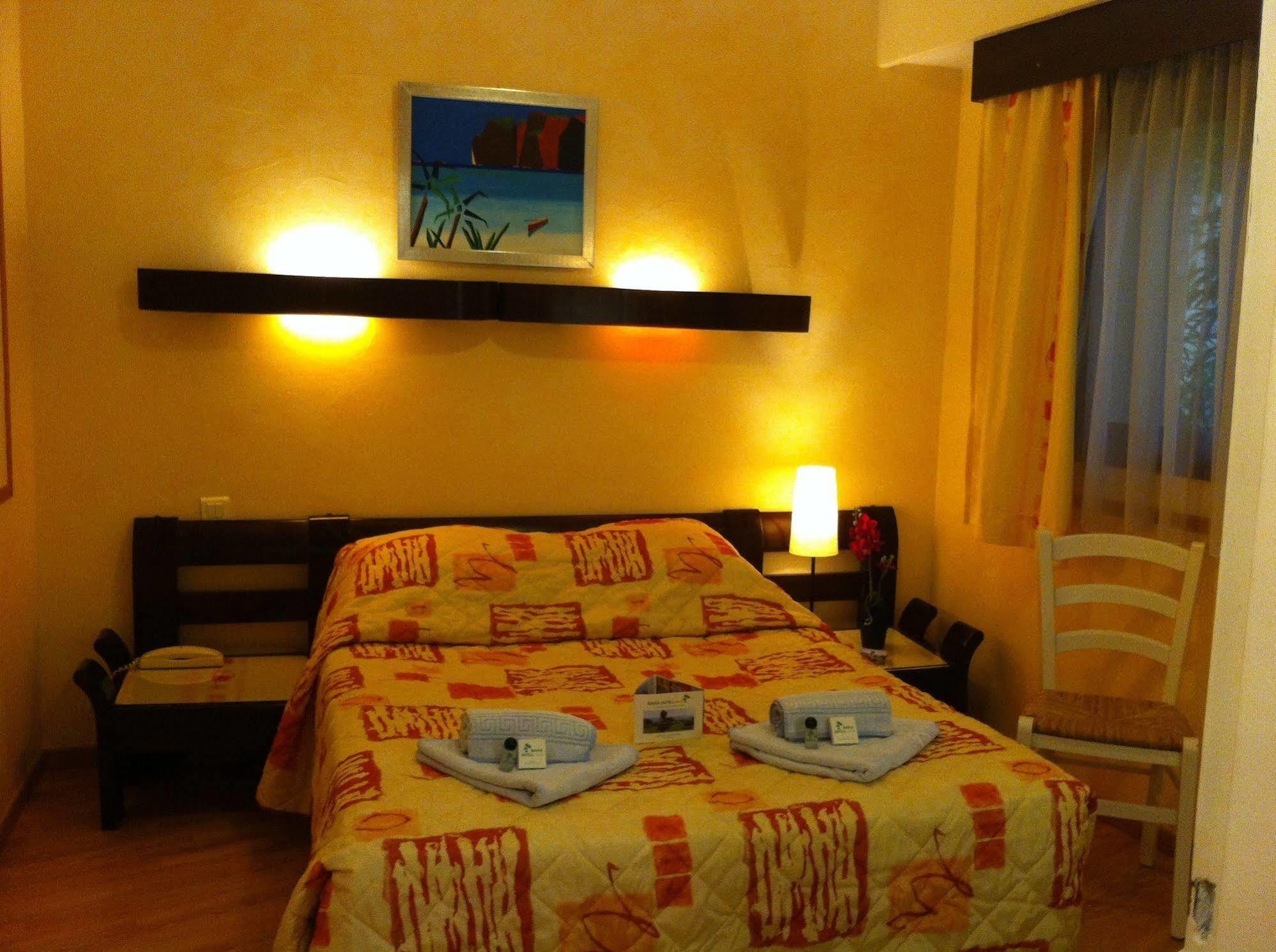 Hôtel Bahia Villeneuve-Loubet Bagian luar foto