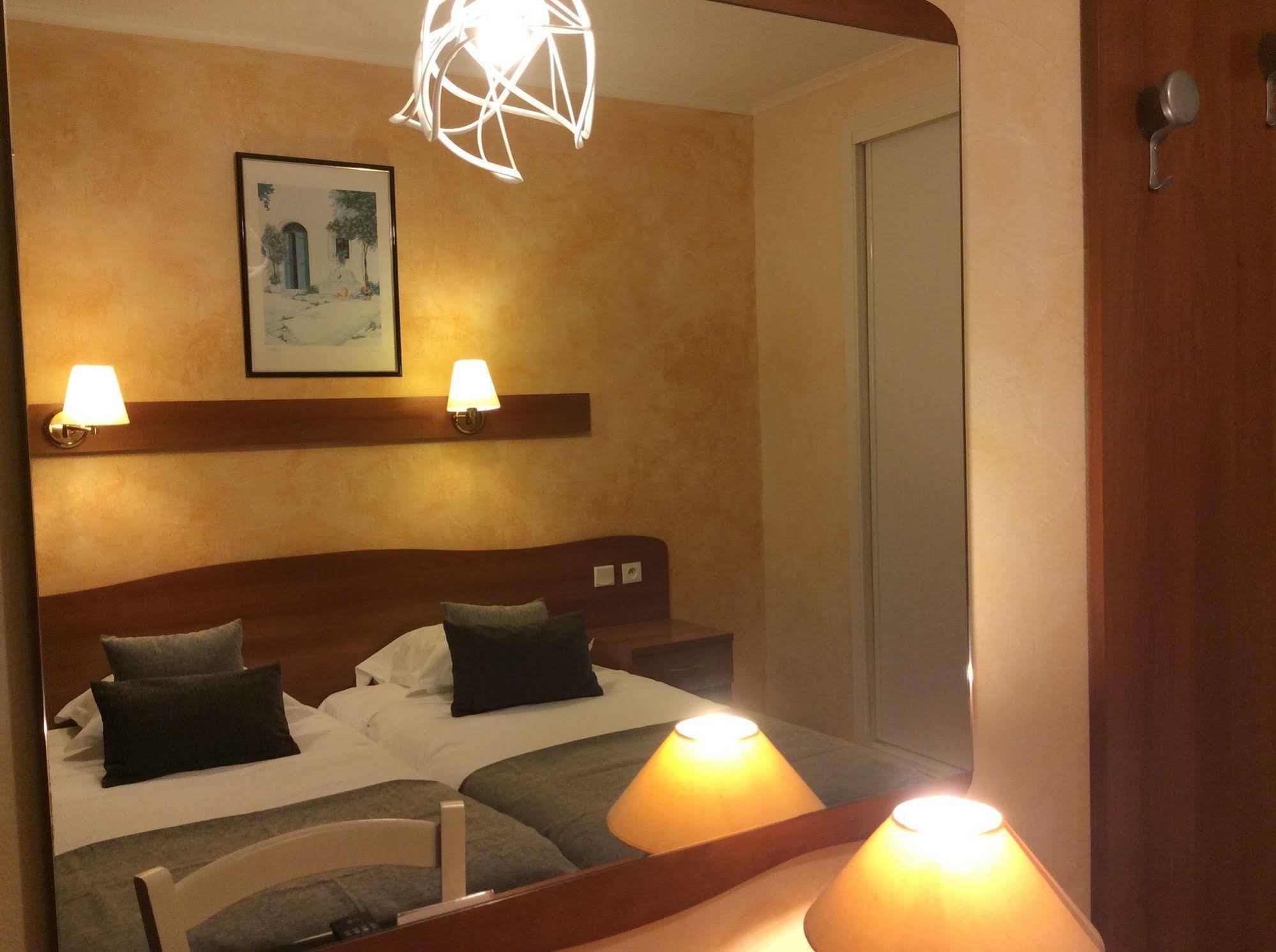 Hôtel Bahia Villeneuve-Loubet Bagian luar foto